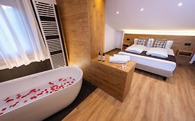 Hotel Iris